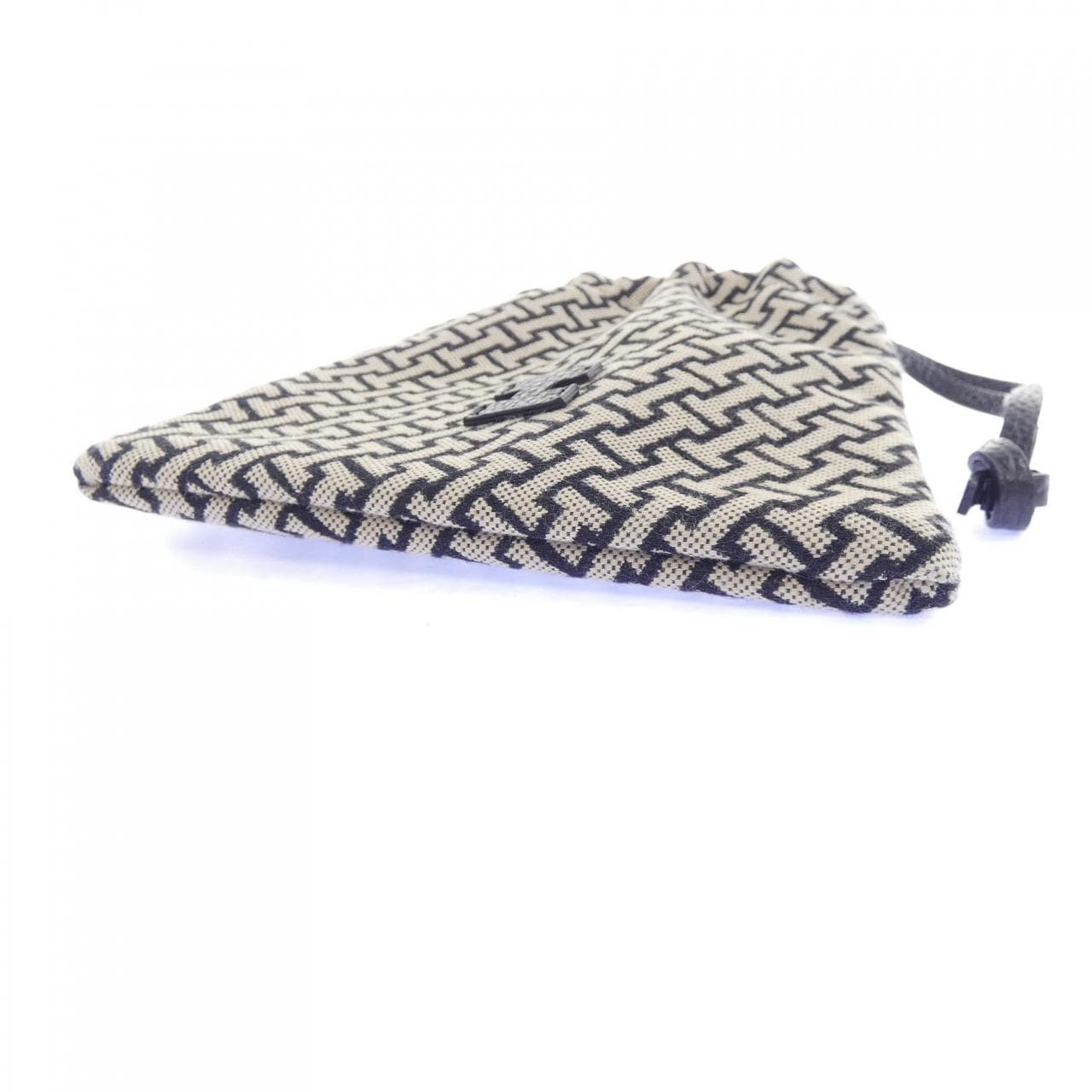 イアクッチ IACUCCI POUCH