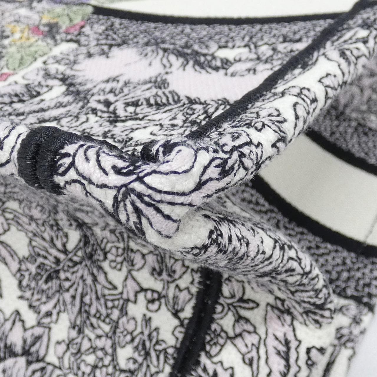 クリスチャンディオール DIOR AROUND THE WORLD ディオール ブック トート ミディアム M1296ZEDO バッグ