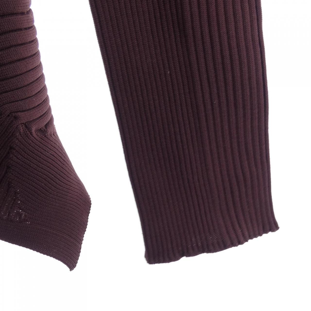 イッセイミヤケ ISSEY MIYAKE KONEKONE　IM53KN258 トップス