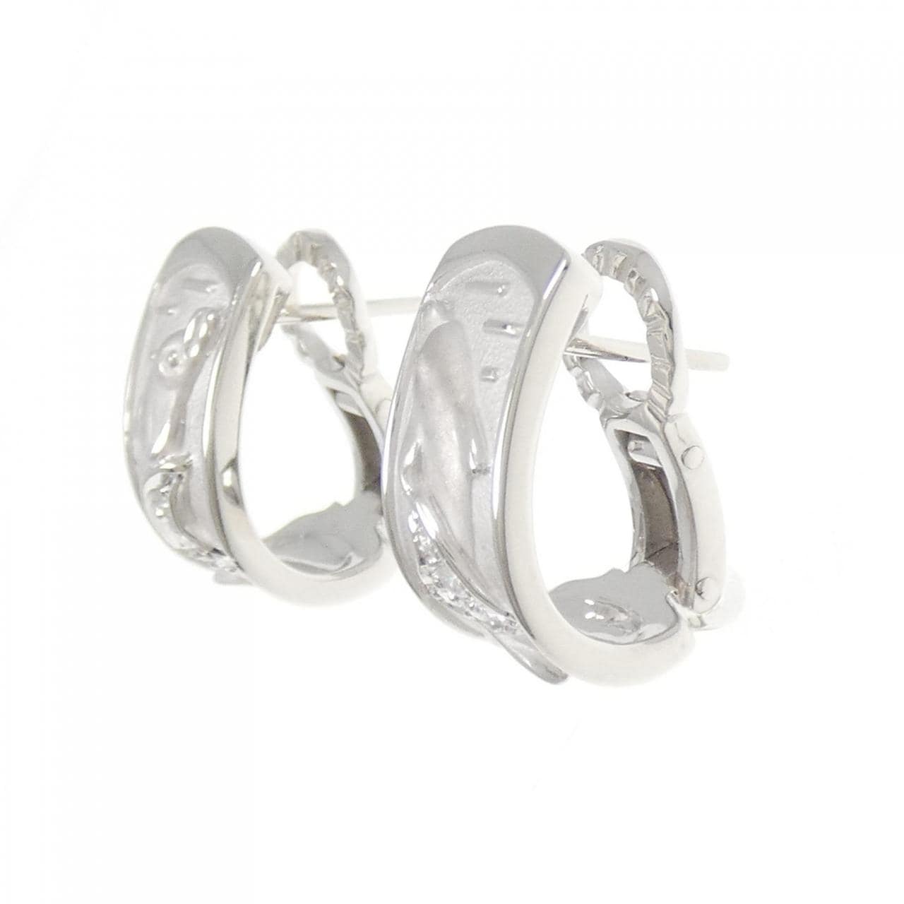 カレライカレラ ドルフィン ダイヤモンド ピアス