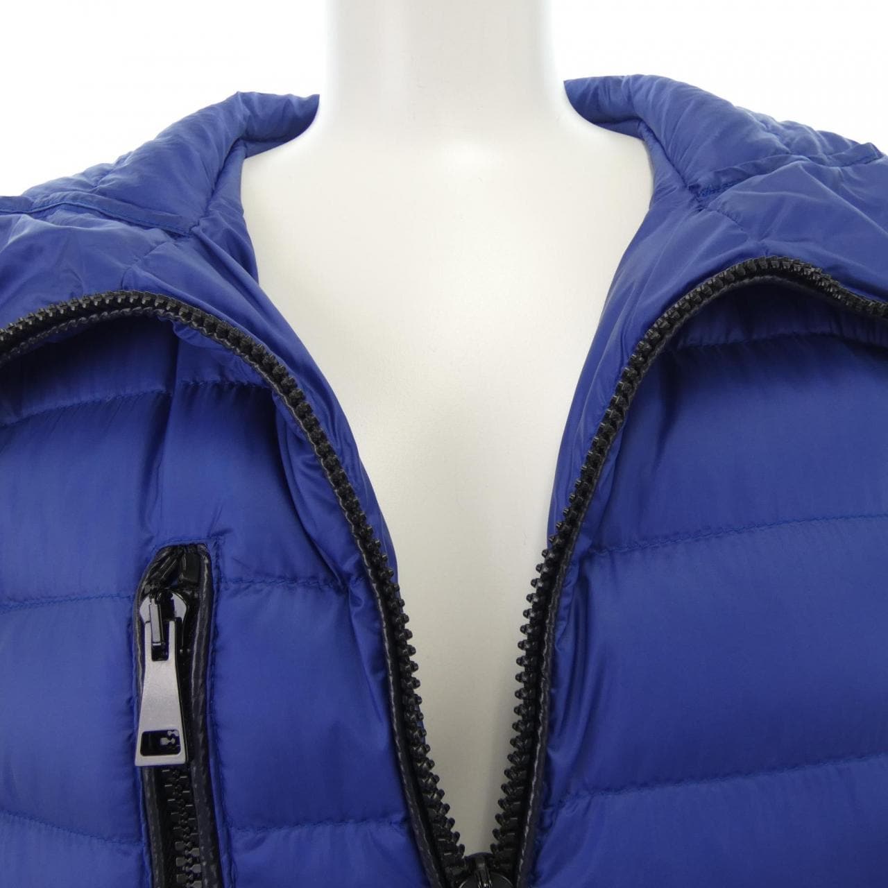 モンクレール MONCLER SEOUL ダウンジャケット