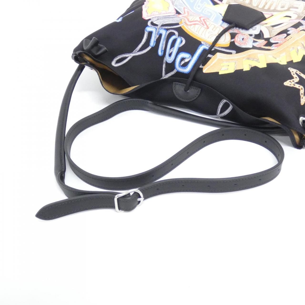 エルメス CHEVALOSCOPE NEON シルキーシティ PM 084535CK ショルダーバッグ