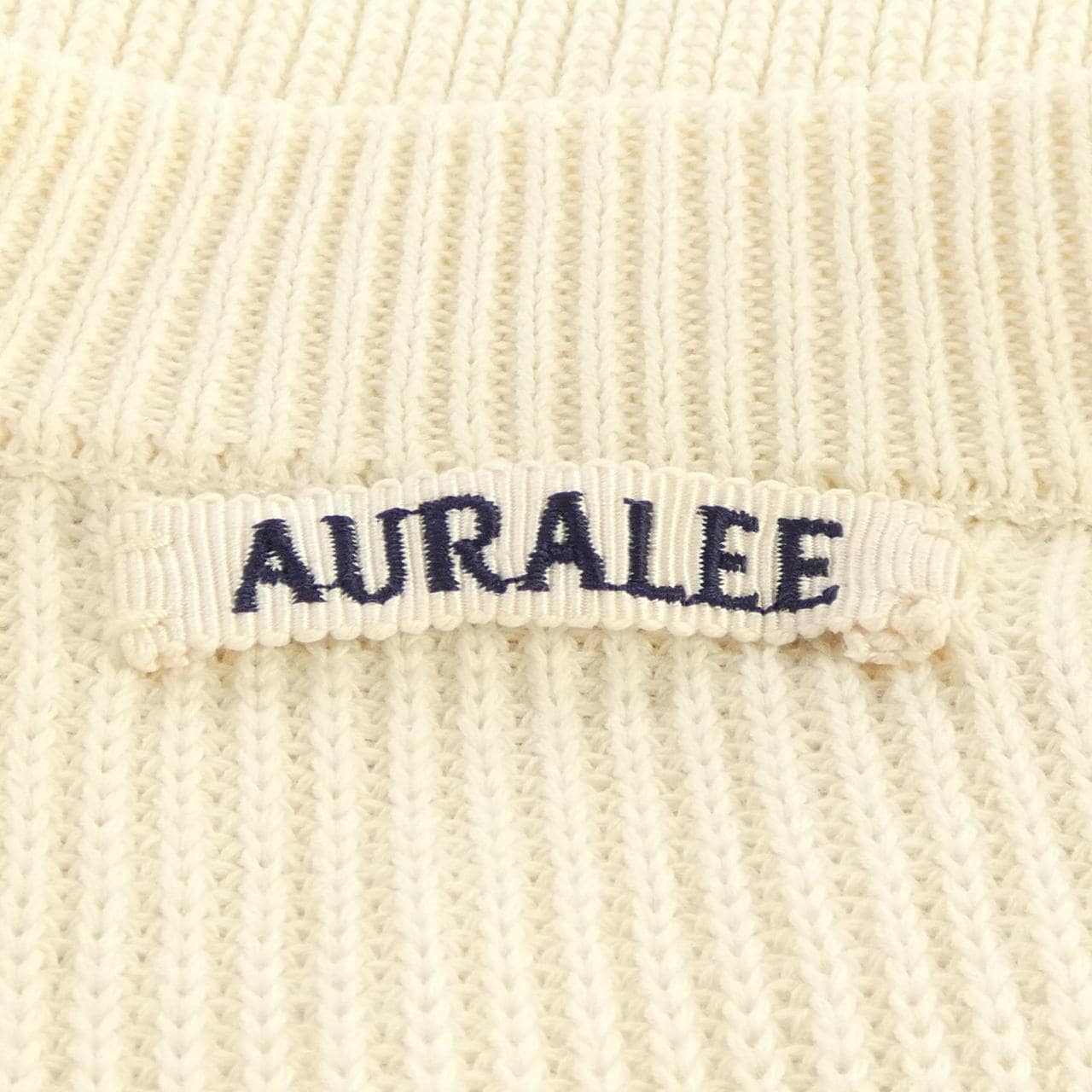 オーラリー AURALEE ベスト
