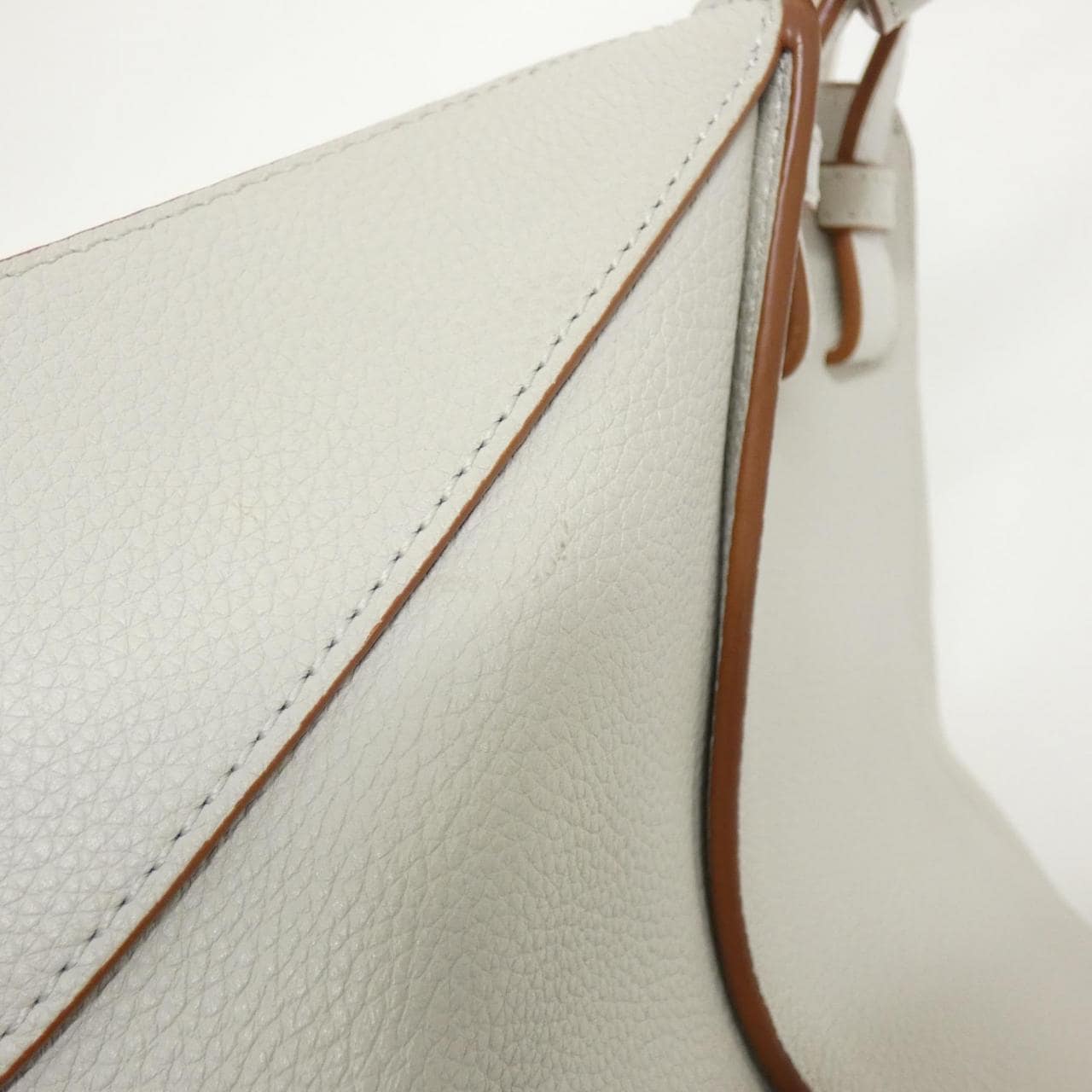 Loewe Hammock A538S35X51 單肩包