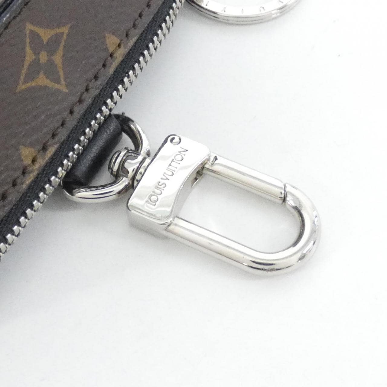ルイヴィトン モノグラム マカサー ソフト トランク ポーチ M00753 キーリング