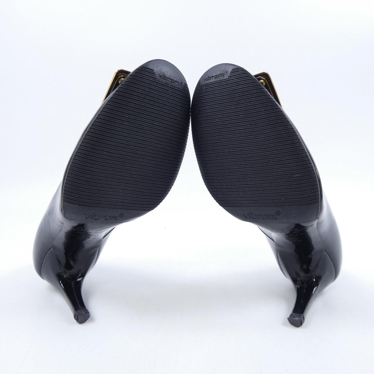 ロジェヴィヴィエ ROGER VIVIER パンプス