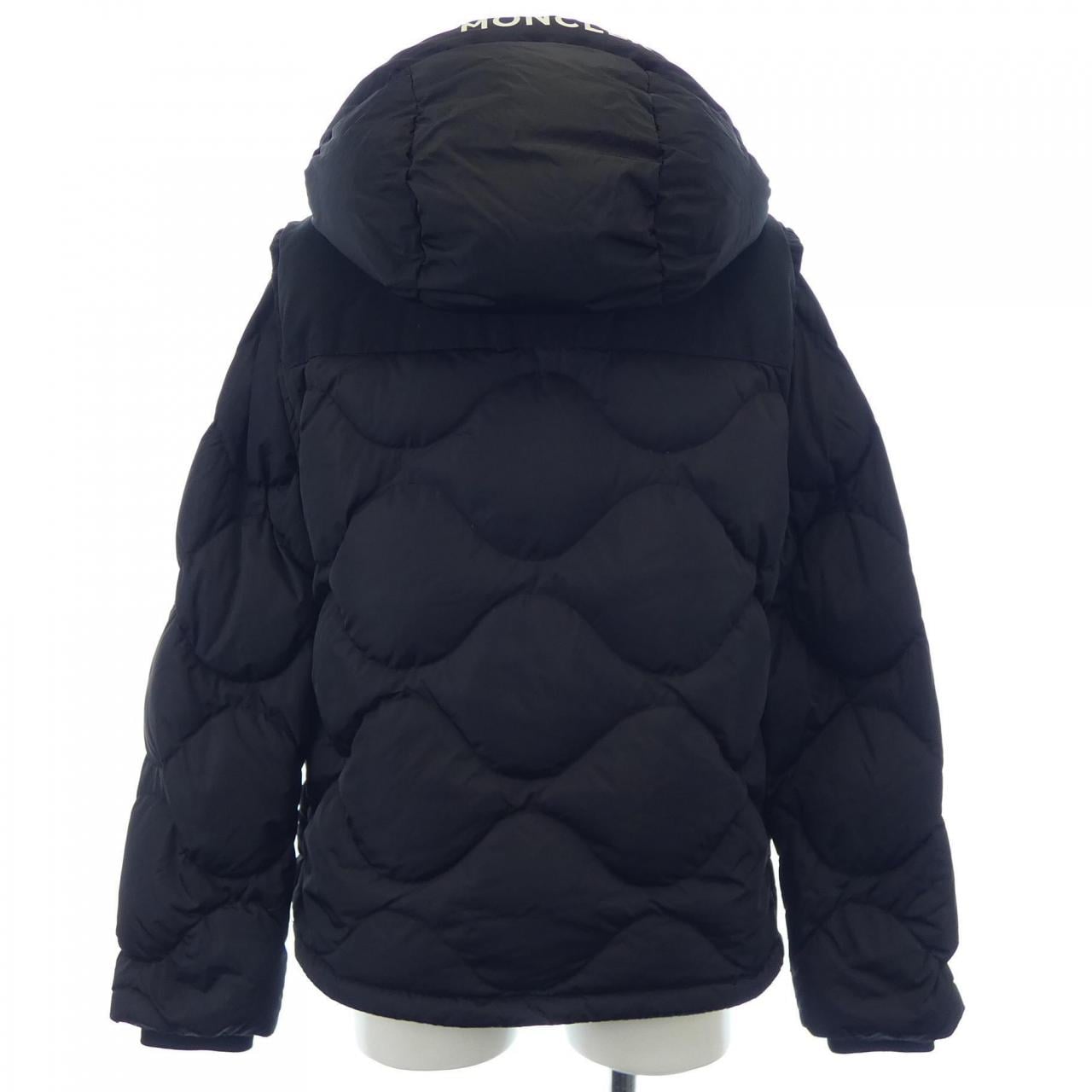 モンクレール MONCLER ダウンジャケット
