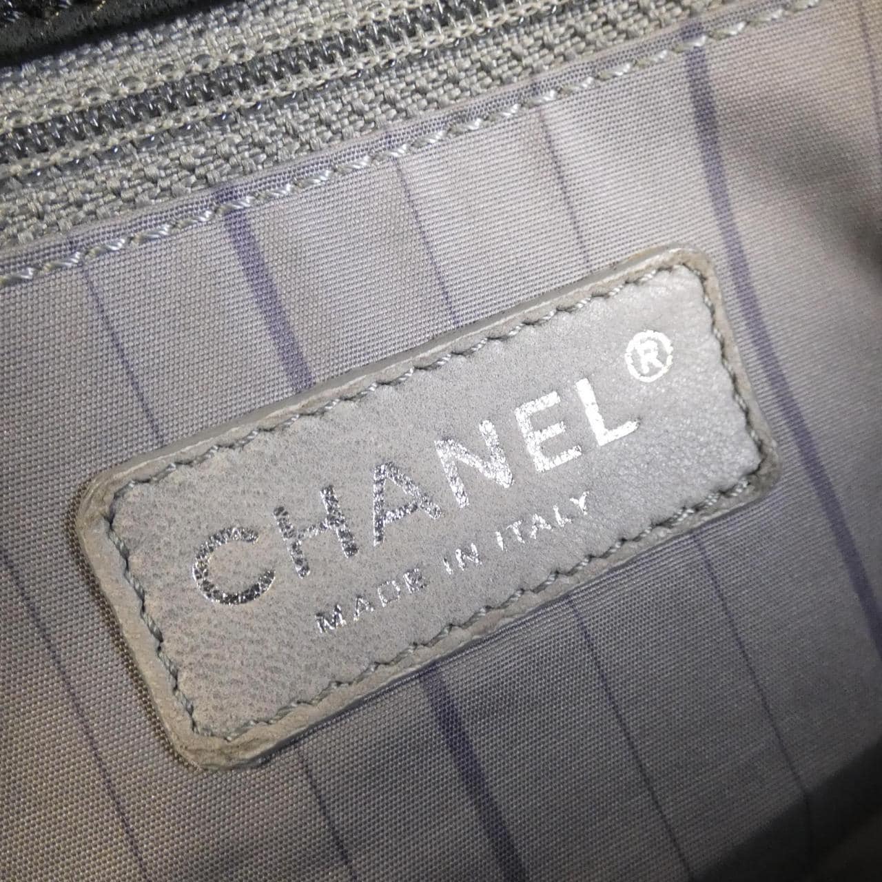 CHANEL shoulder bag