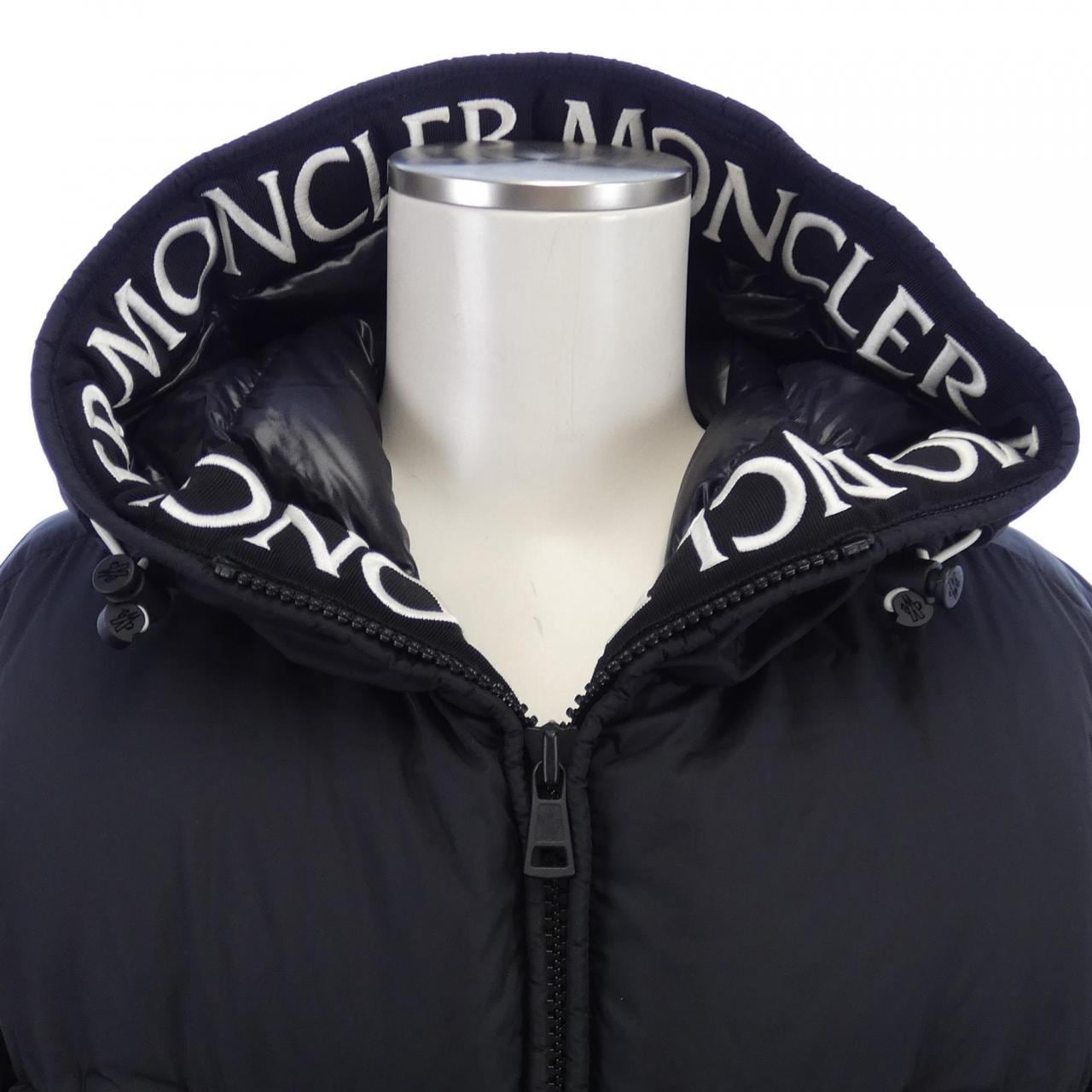 モンクレール MONCLER ダウンジャケット