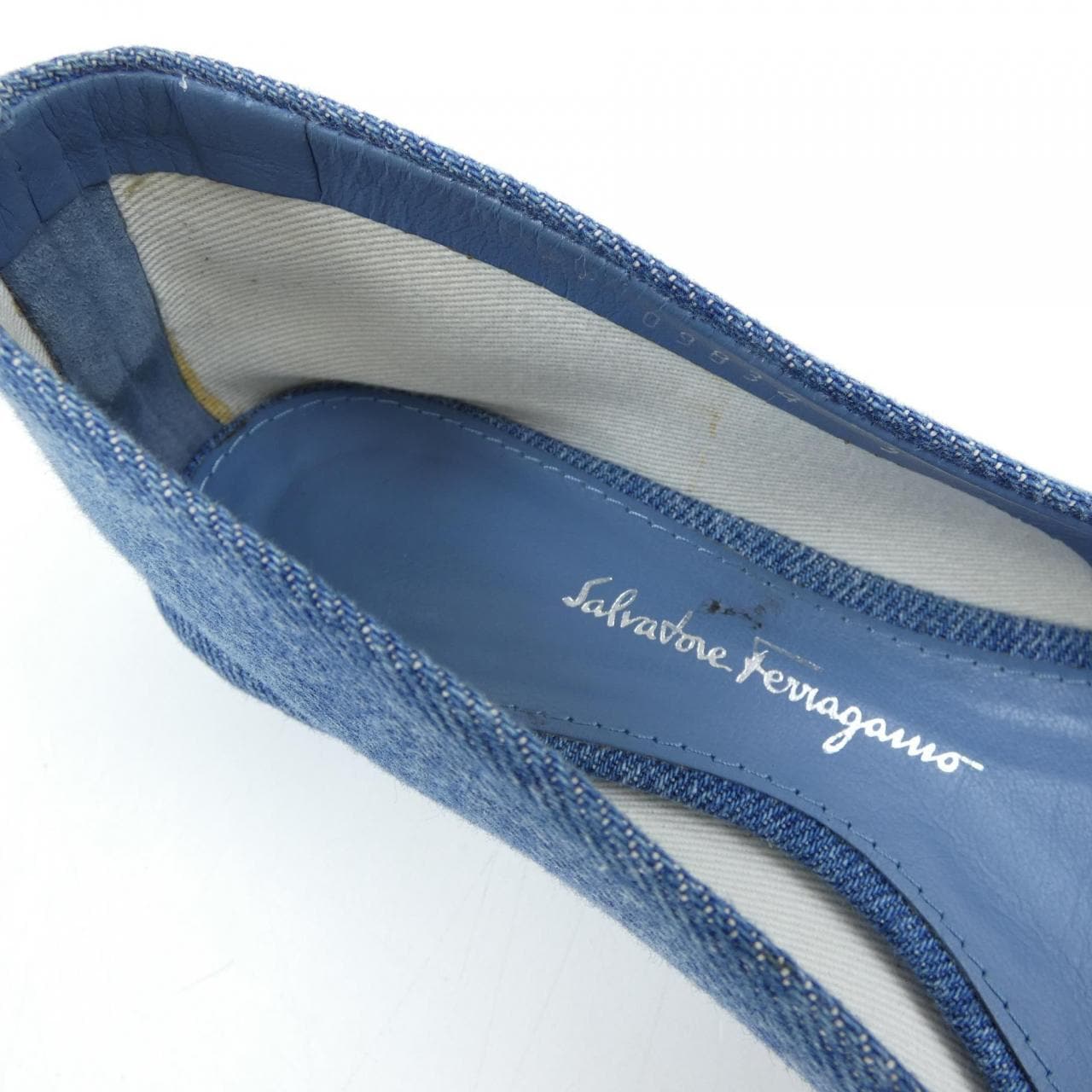 サルヴァトーレフェラガモ SALVATORE FERRAGAMO フラットシューズ