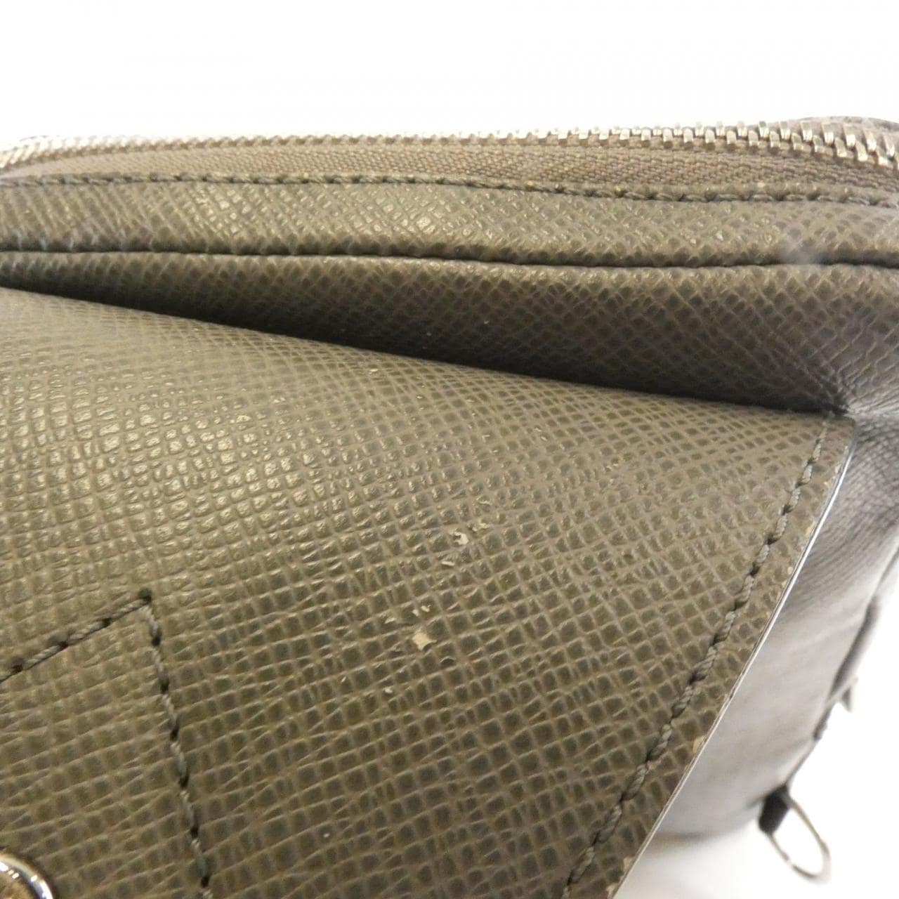 ルイヴィトン タイガ アヴェニュー スリングバッグ M30801 バッグ