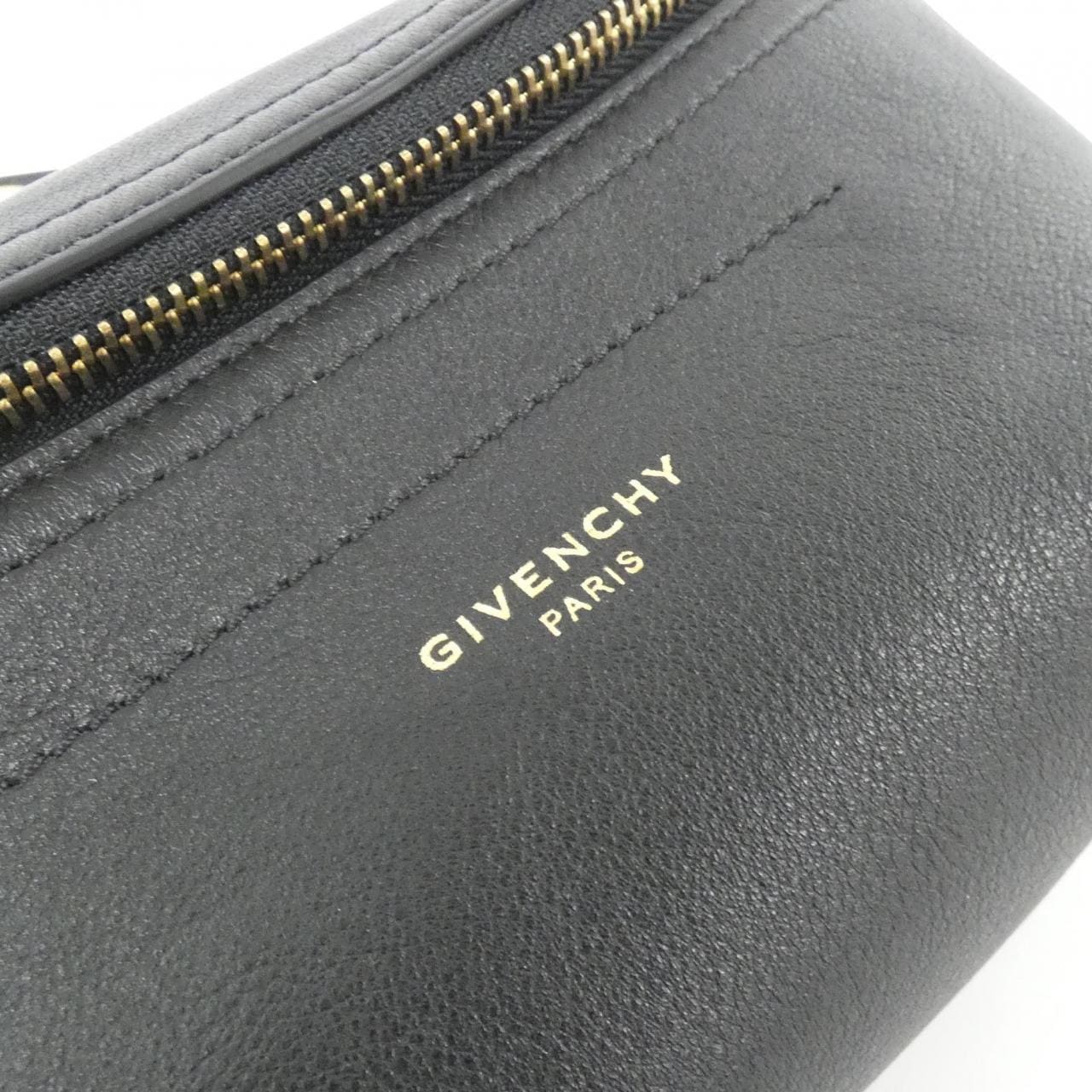 【新品】ジバンシー WHIP ベルトバッグ ミニ BB50A9B0GV ウエストバッグ