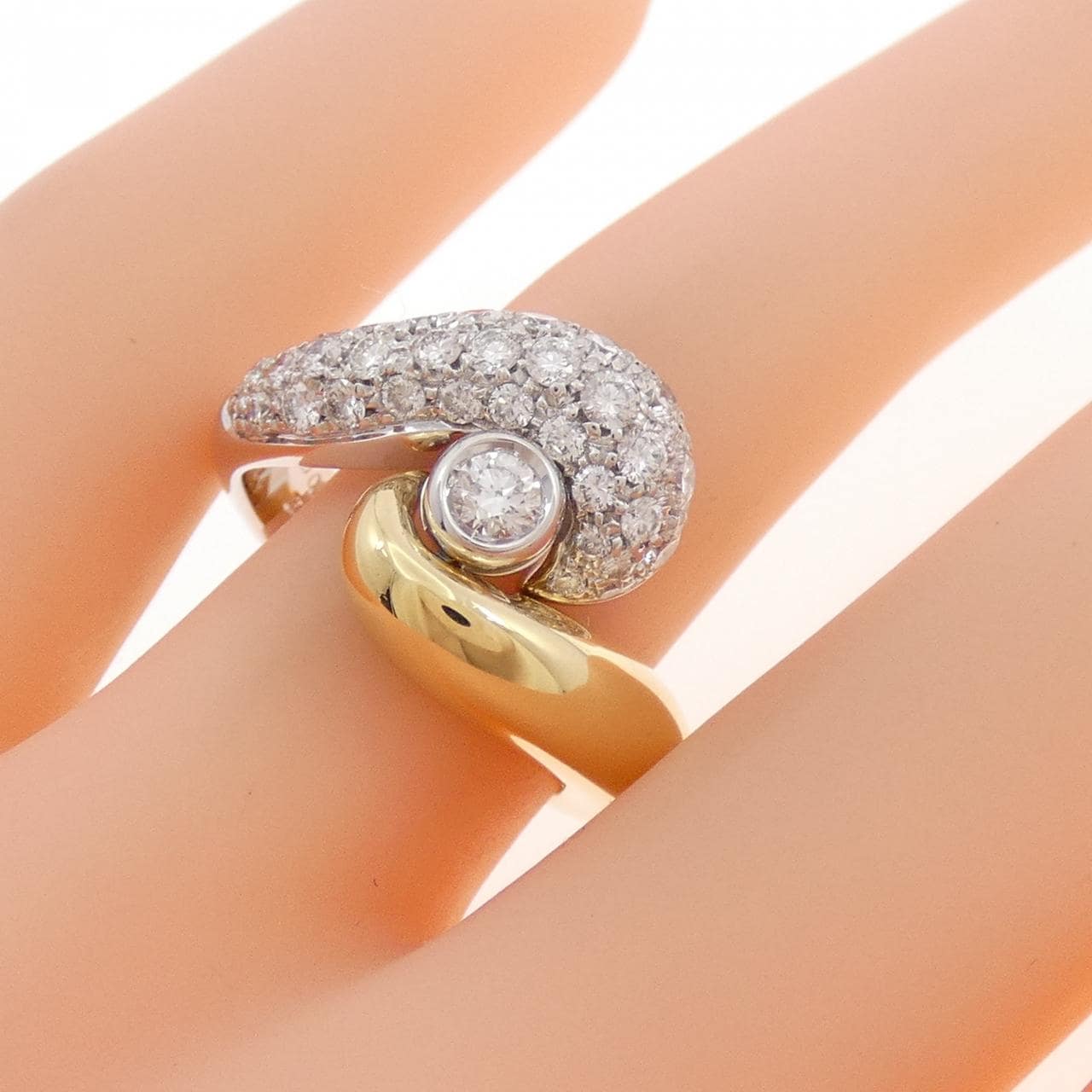 750YG/750WG パヴェ ダイヤモンド リング 0.92CT