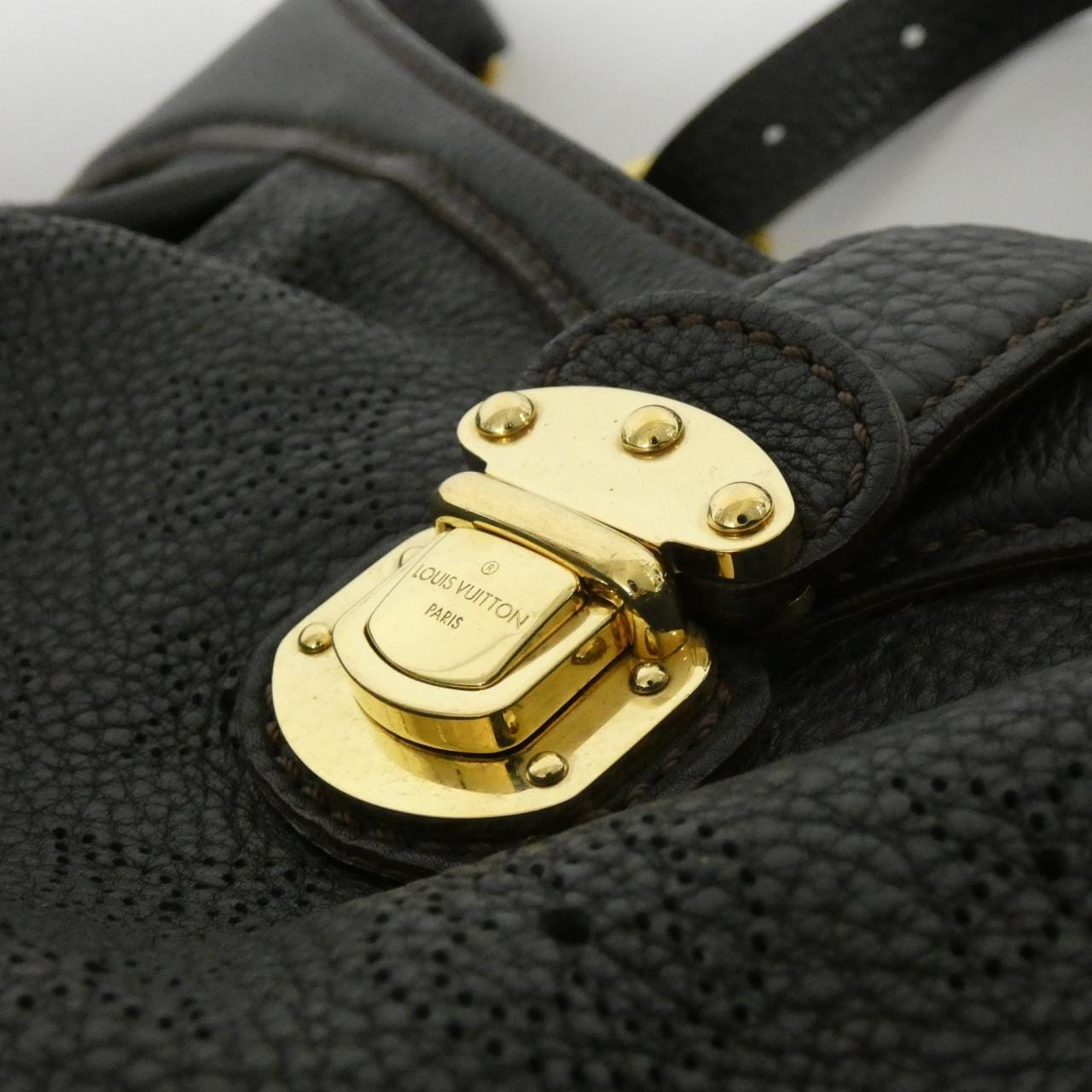 ルイヴィトン マヒナ XS M95660 ショルダーバッグ