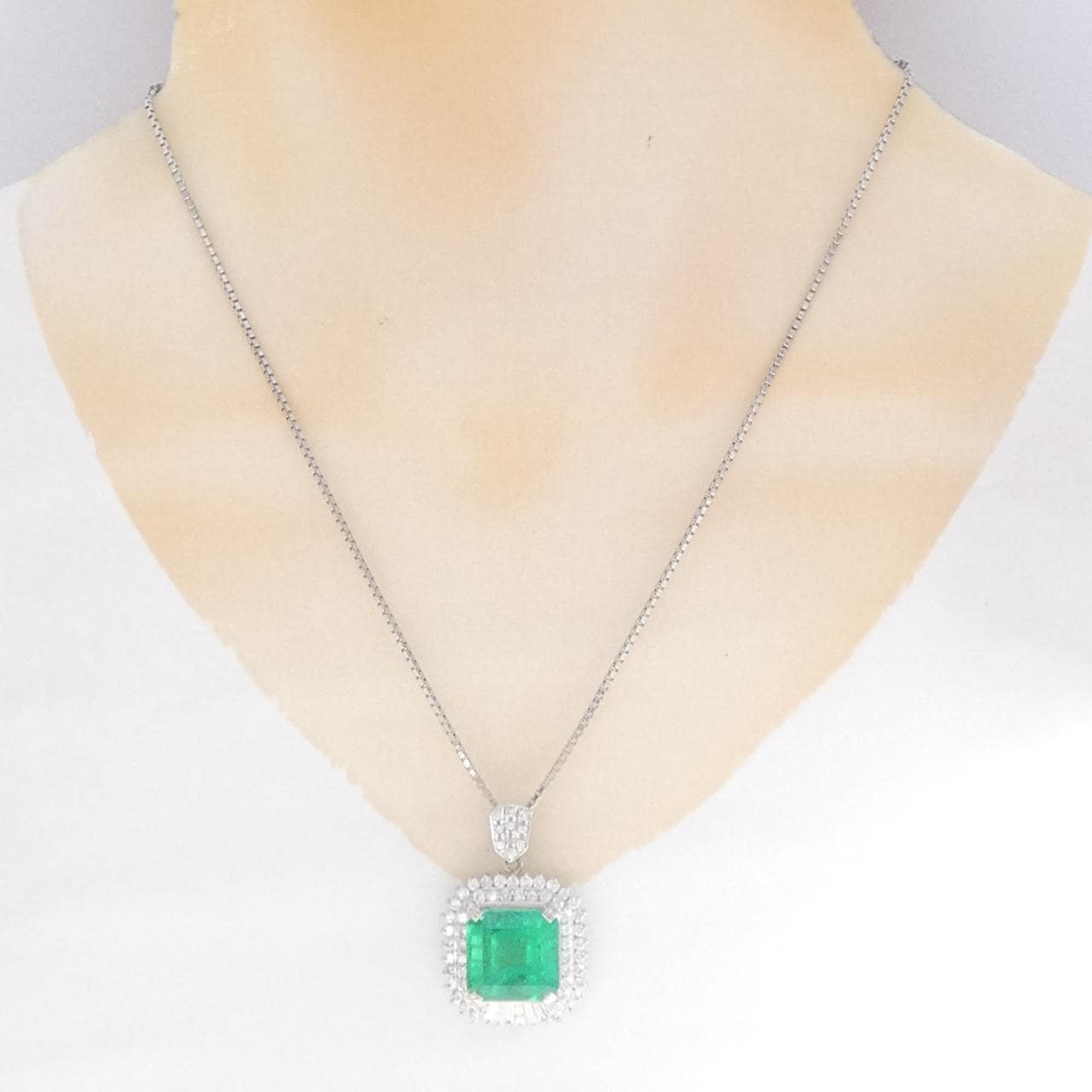 PT900/PT850 エメラルド ネックレス 12.80CT コロンビア産