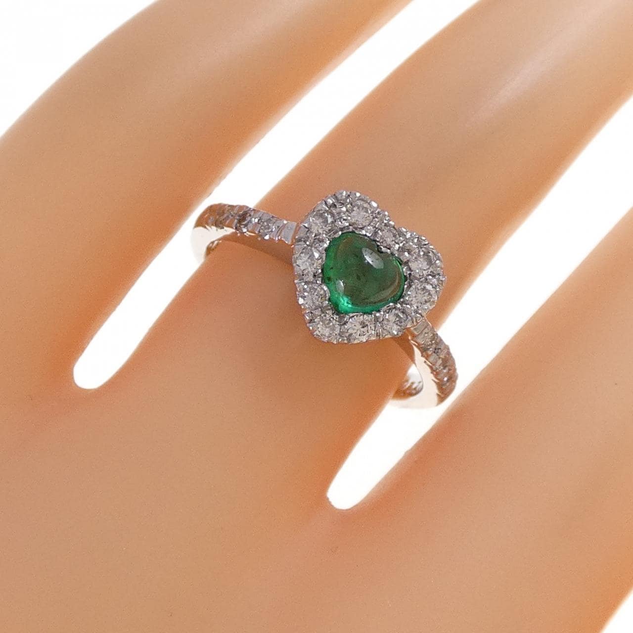 750WG ハート エメラルド リング 0.39CT