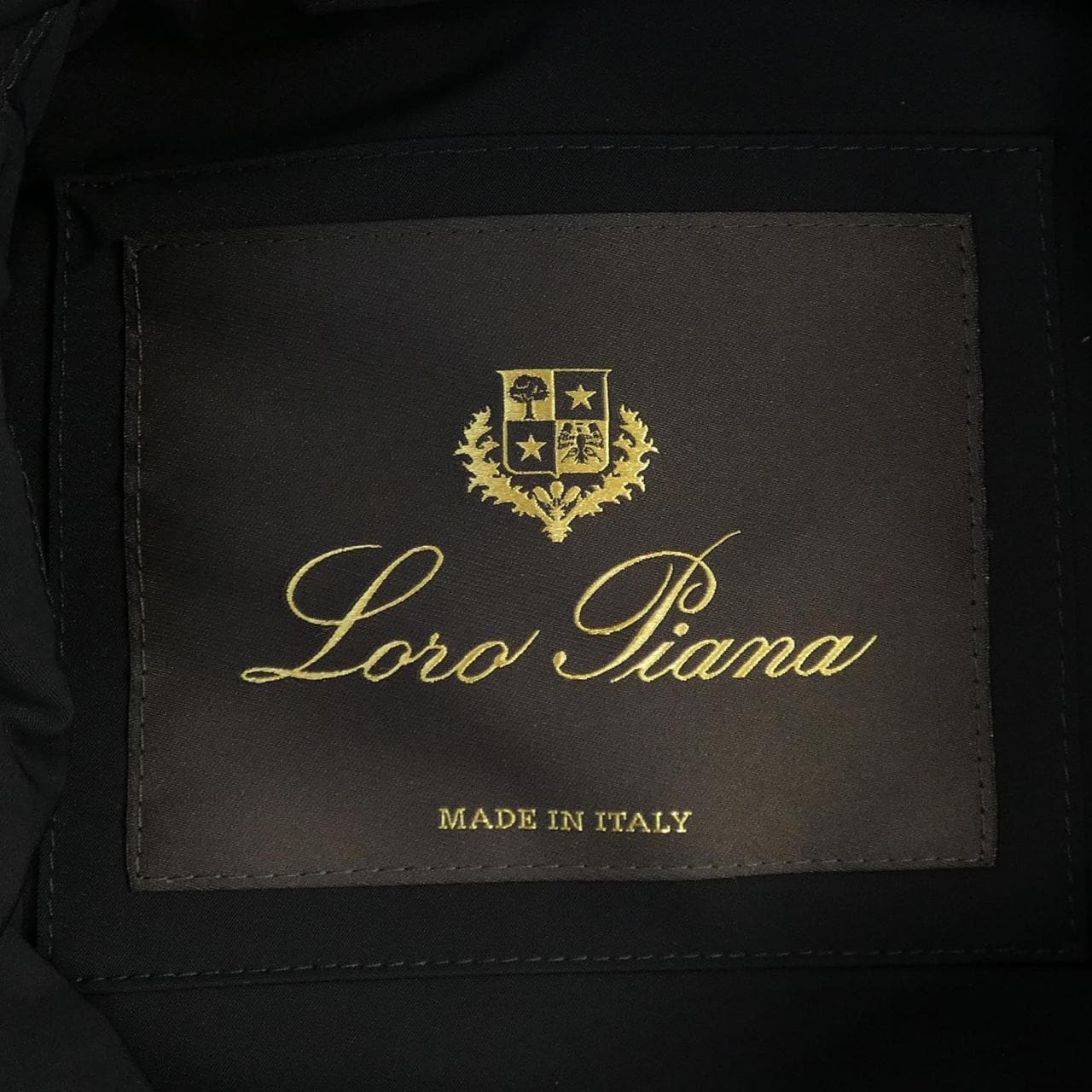 ロロピアーナ Loro Piana FAM7692 ジャケット