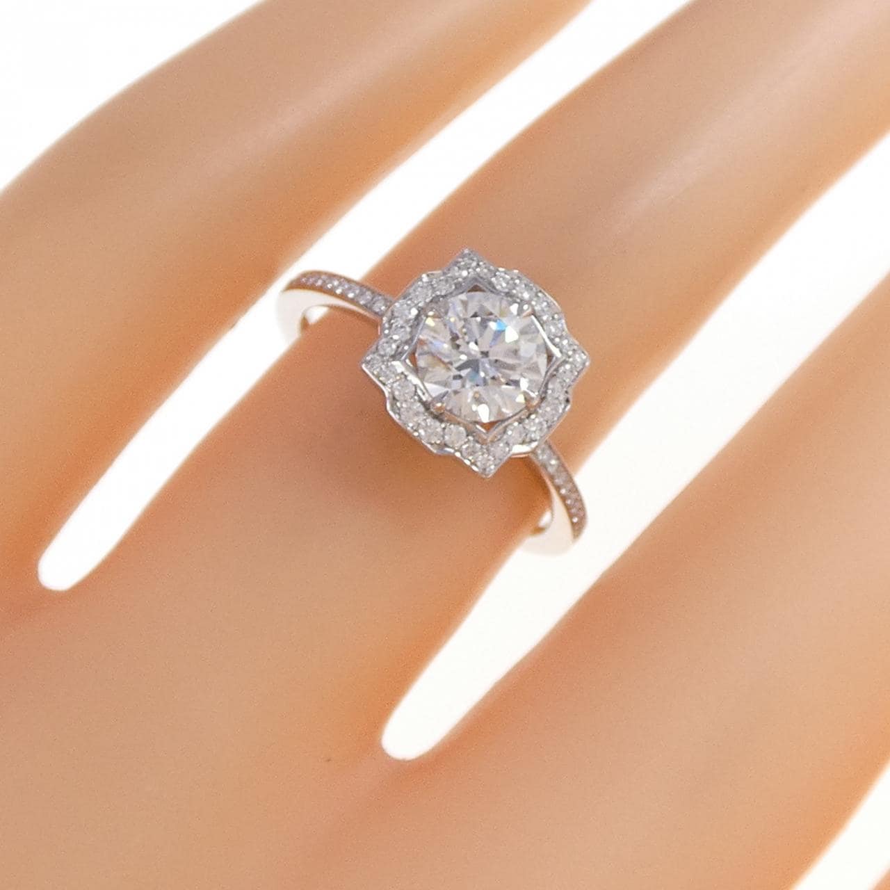 ハリーウィンストン ベル バイ ハリーウィンストン リング 0.73CT E VS1 3EXT