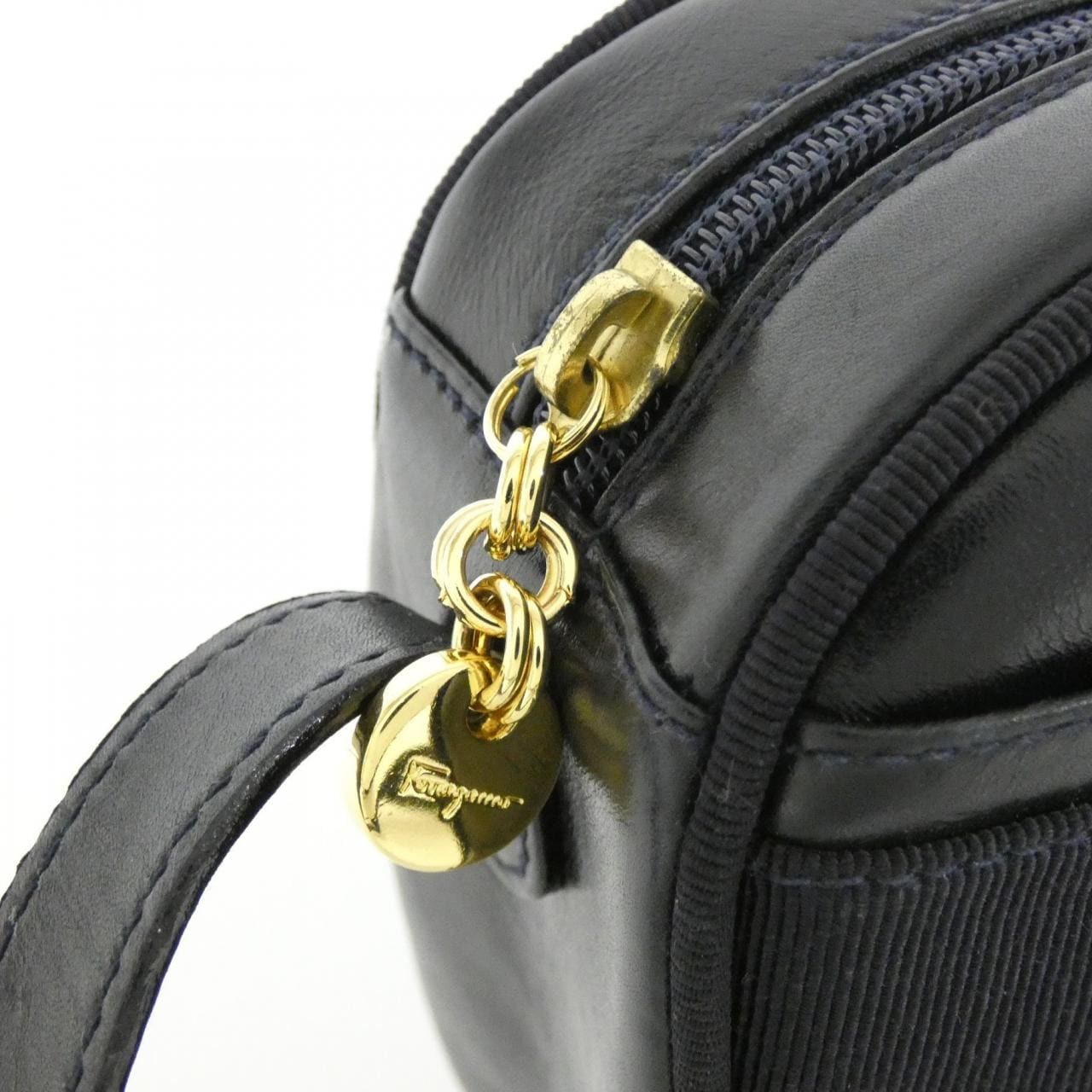 【ヴィンテージ】サルヴァトーレフェラガモ 21 4183 ショルダーバッグ