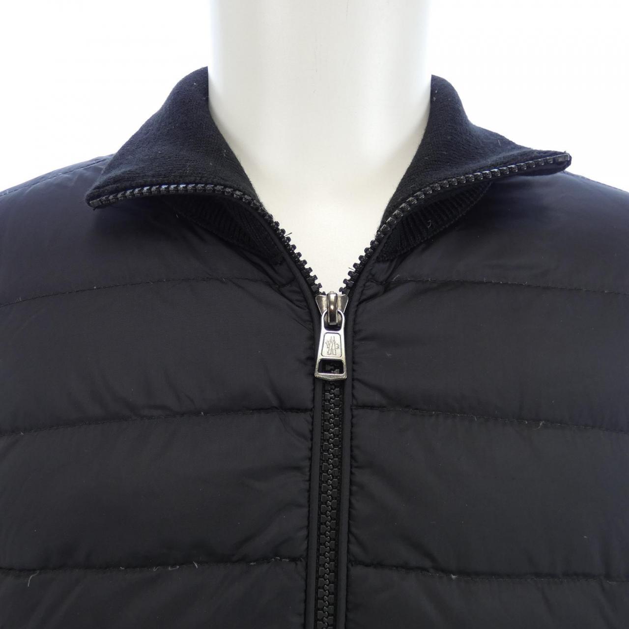 モンクレール MONCLER ダウンジャケット
