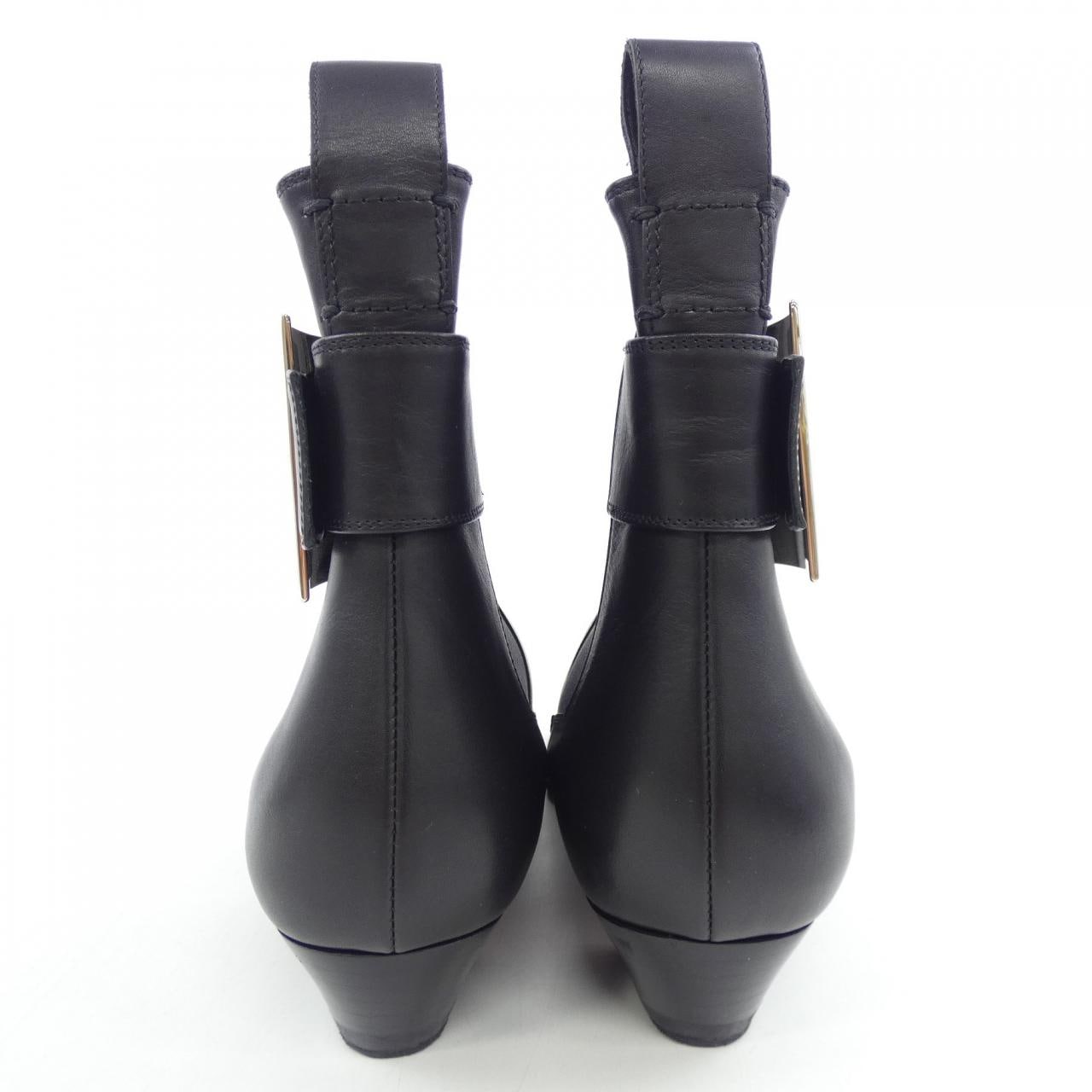 ロジェヴィヴィエ ROGER VIVIER ブーツ
