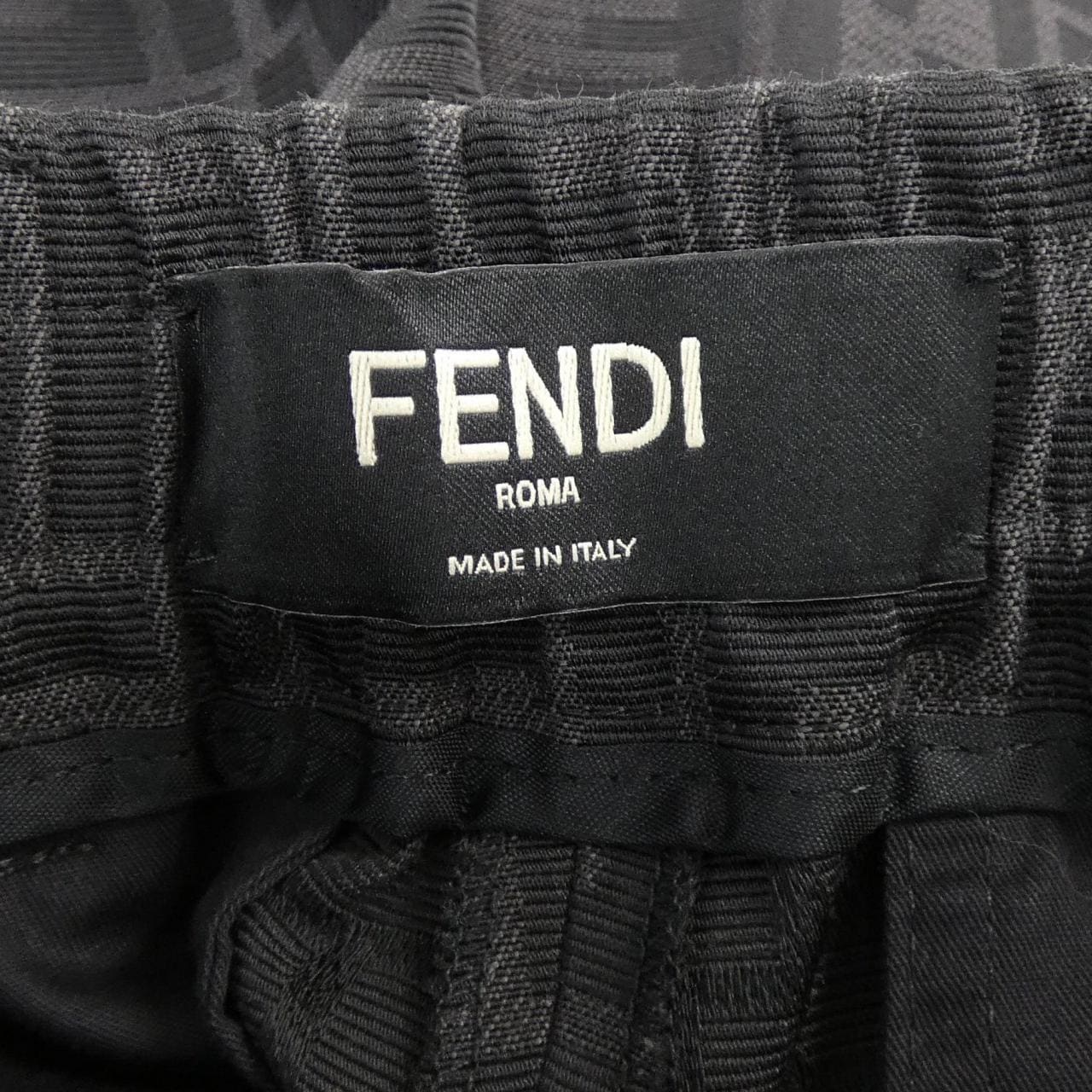 フェンディ FENDI FB0767 A6WJ パンツ