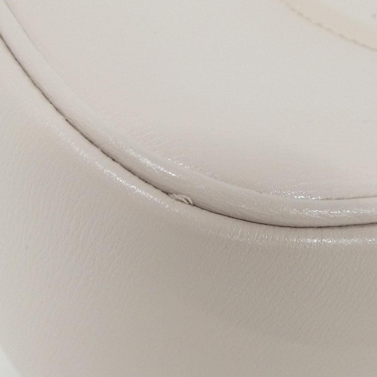 サルヴァトーレフェラガモ CITY 21 H006 ショルダーバッグ