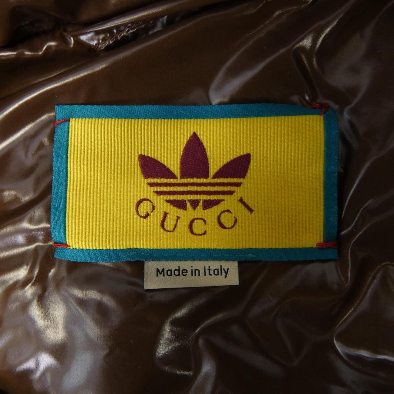 グッチ GUCCI ADIDAS 713715 ZAHET ダウンベスト