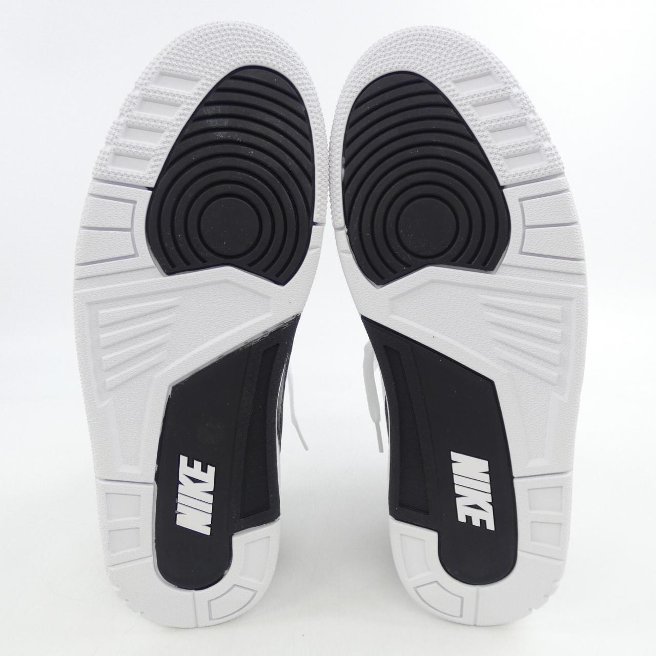 エアジョーダン AIR JORDAN DA3595-100 スニーカー