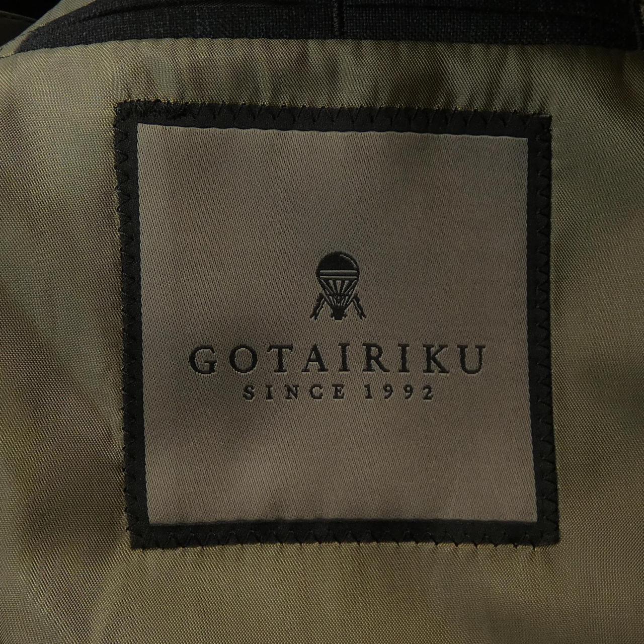 GOTAIRIKU スーツ