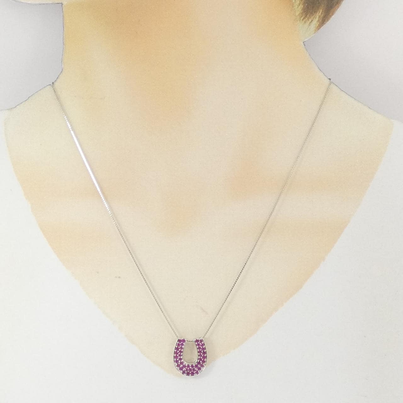 K18WG ホースシュー ルビー ネックレス 0.60CT