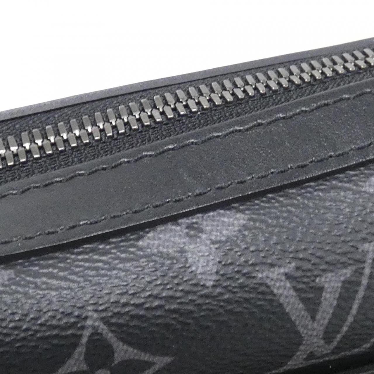 LOUIS VUITTON Monogram Eclipse Reverse Trio 郵差包 M69443 單肩包