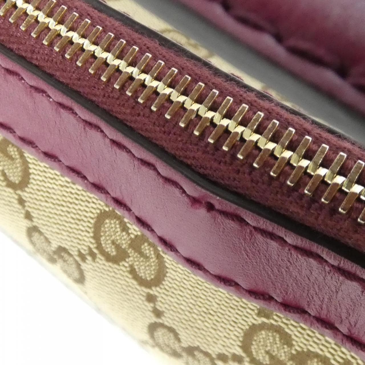 【ヴィンテージ】グッチ 269893 FAFXG ショルダーバッグ