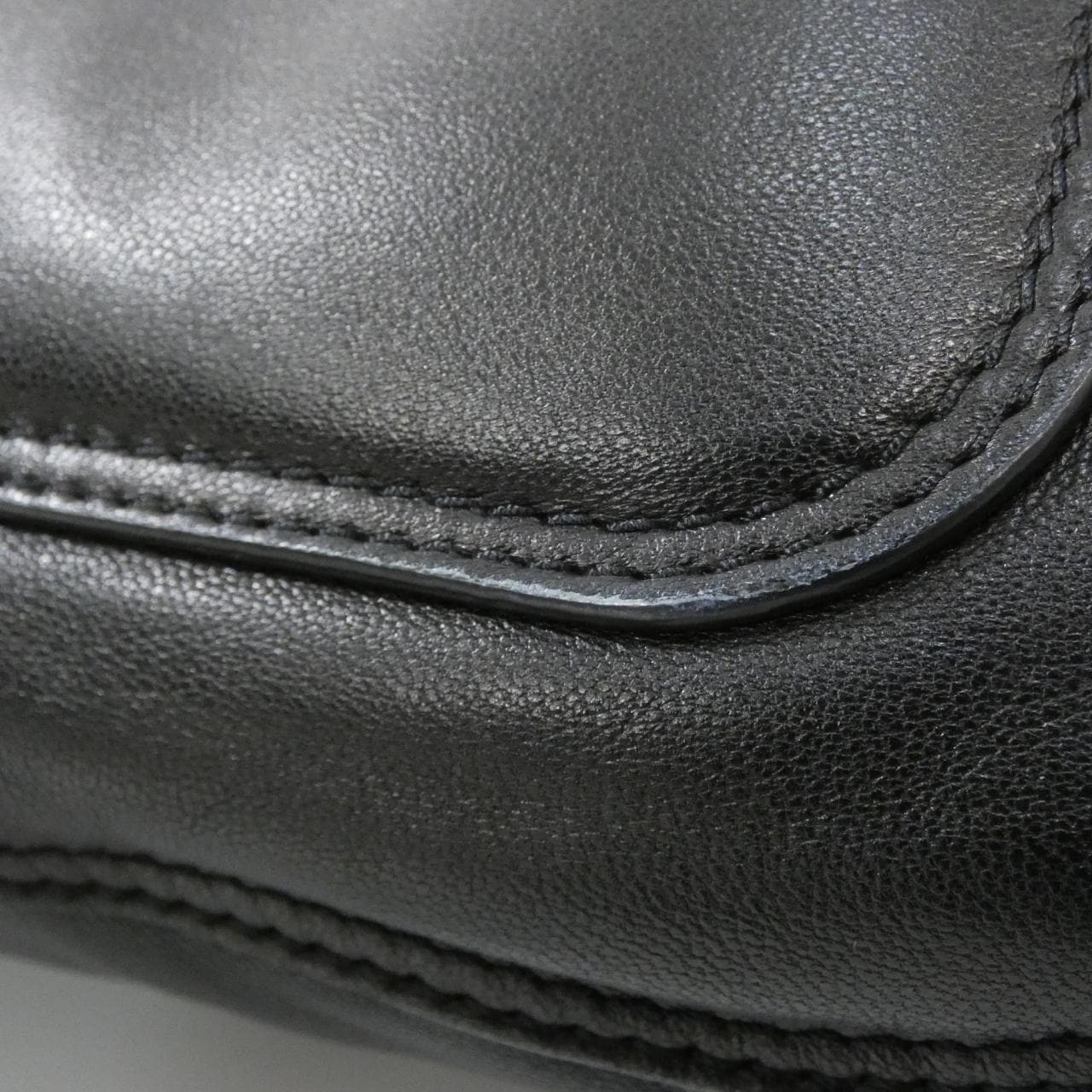 ヴァレンティノガラヴァーニ 5Y2B0C80ZIQ ショルダーバッグ