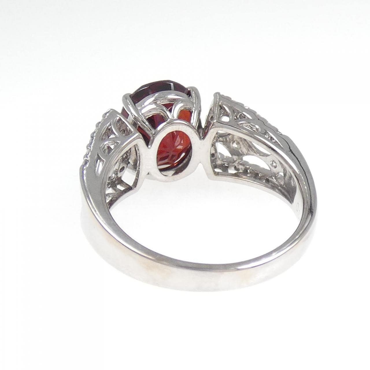 K18WG ガーネット リング 3.56CT