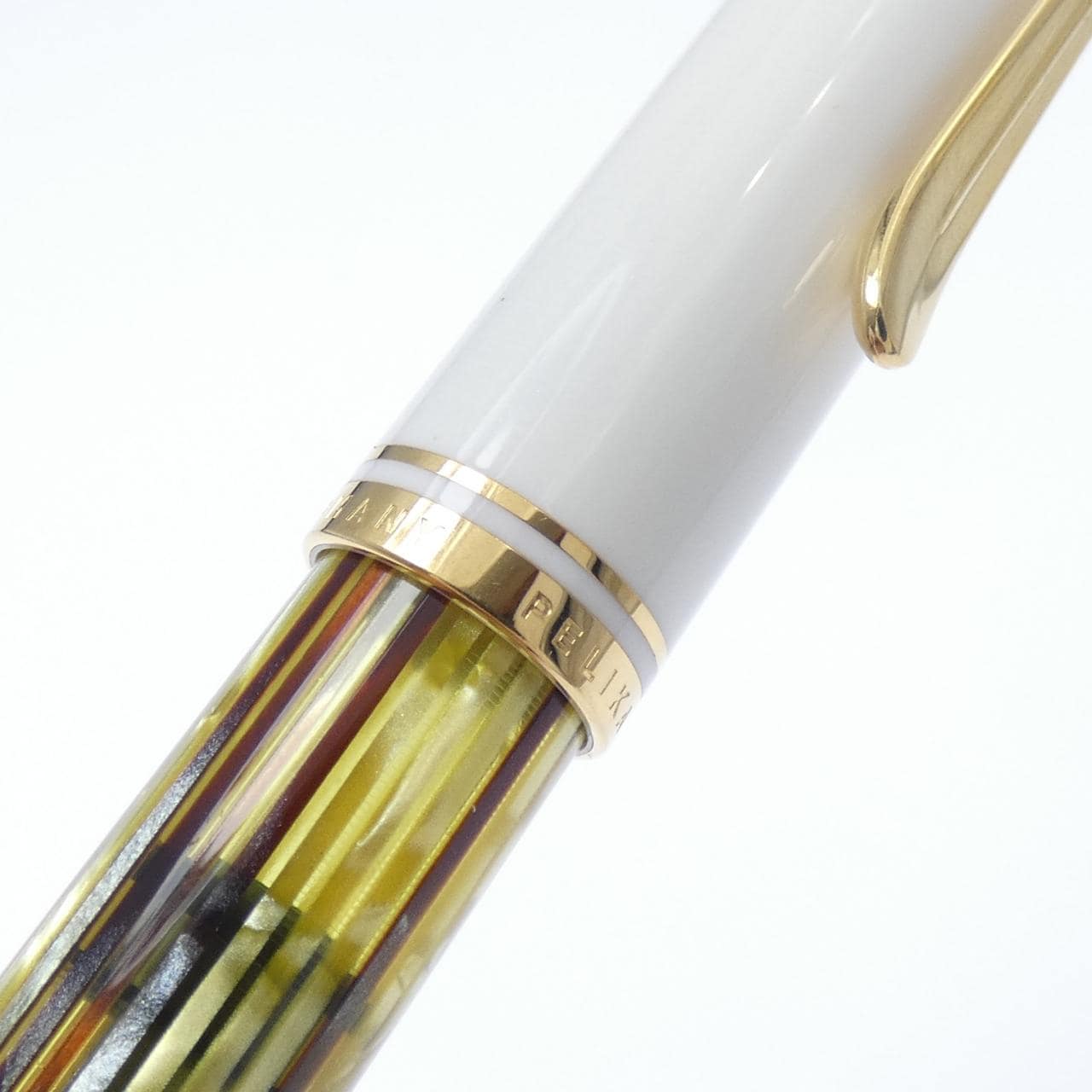 Pelican Suvelane M400白色Total鋼筆