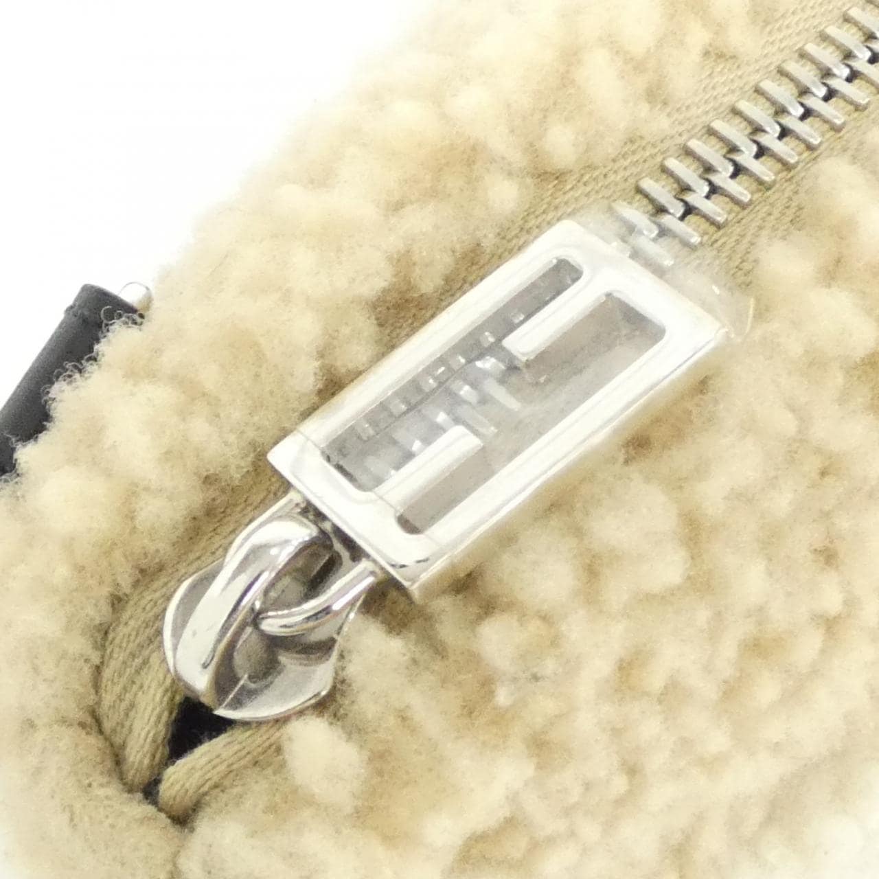 フェンディ 7AS329 APDW ショルダーバッグ