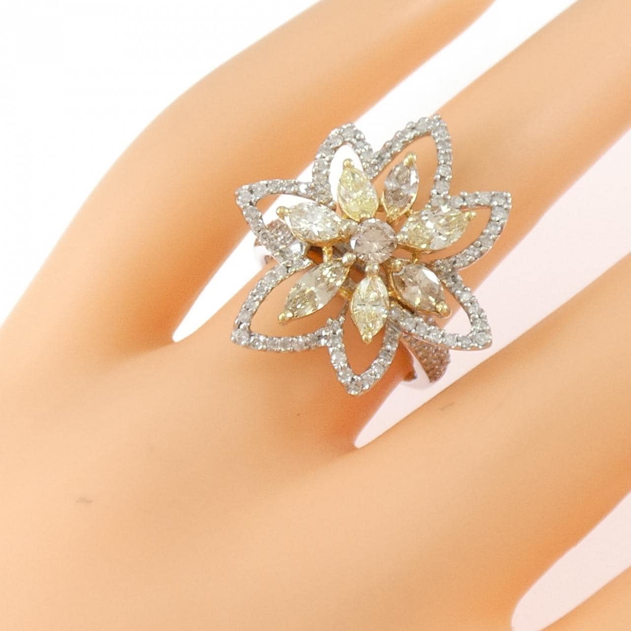 K18WG/K18YG フラワー ダイヤモンド リング 2.30CT