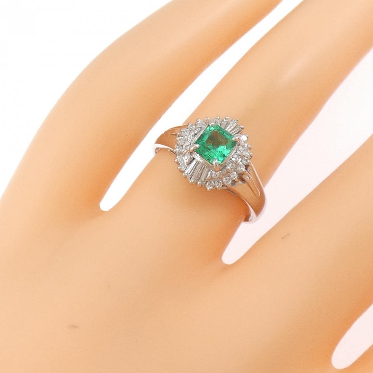 PT900 エメラルド リング 0.39CT