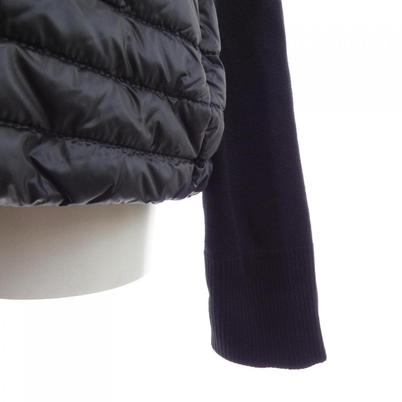 モンクレール MONCLER 10939B00032 M1131 ダウンジャケット