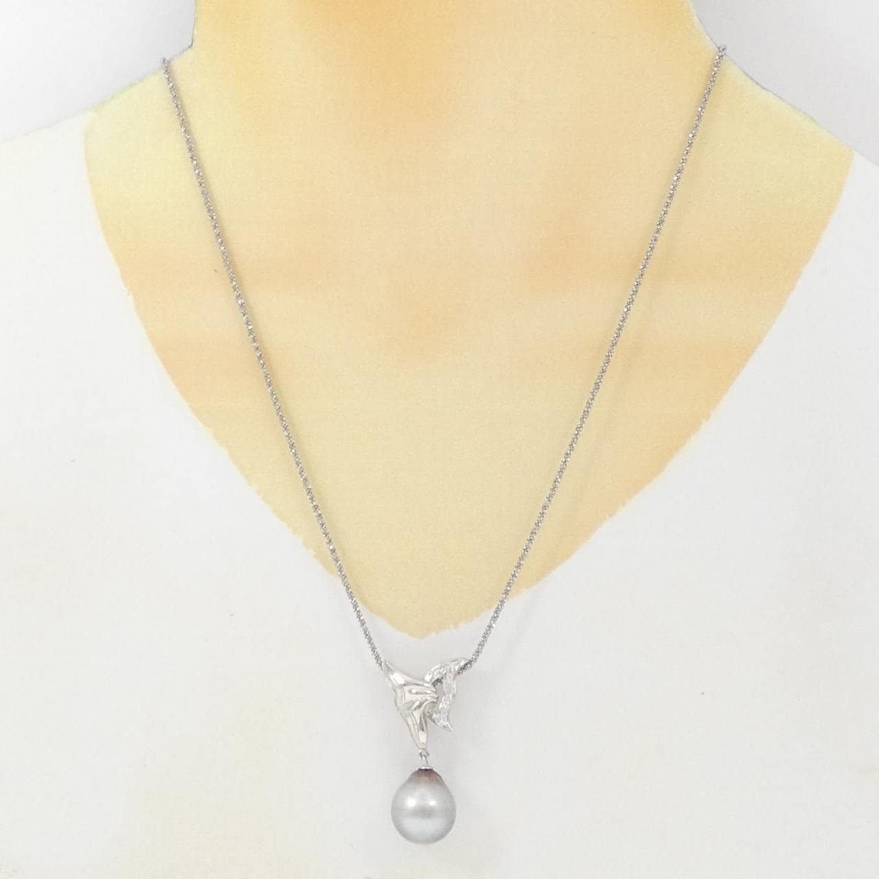 PT900/PT850 Black Pearl Necklace 13mm