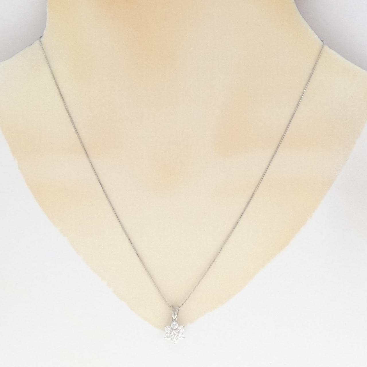 PT900/PT850 花形钻石项链 0.118CT LBP SI1