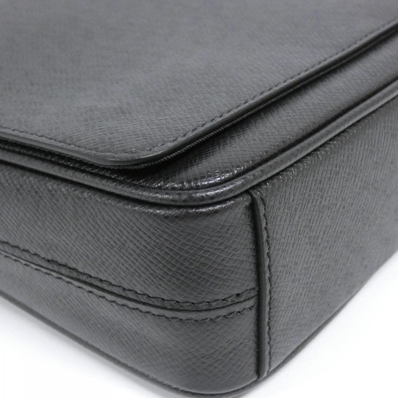 ルイヴィトン タイガ ディストリクト PM M30850 ショルダーバッグ