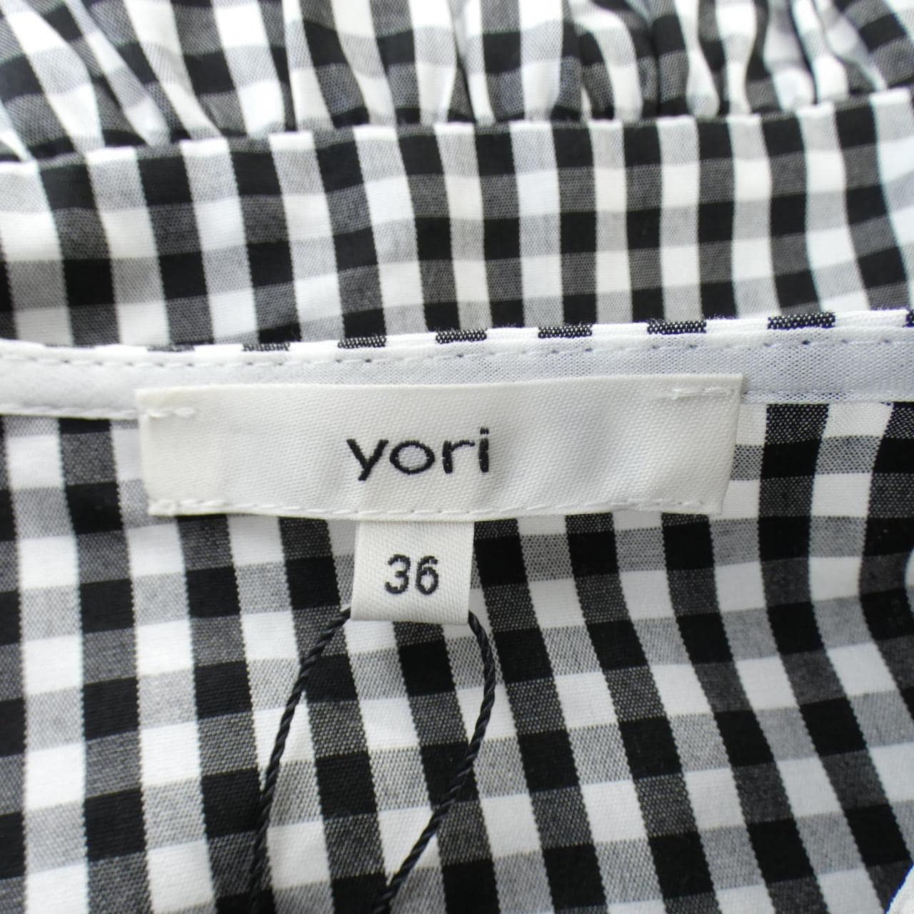 ヨリ yori トップス