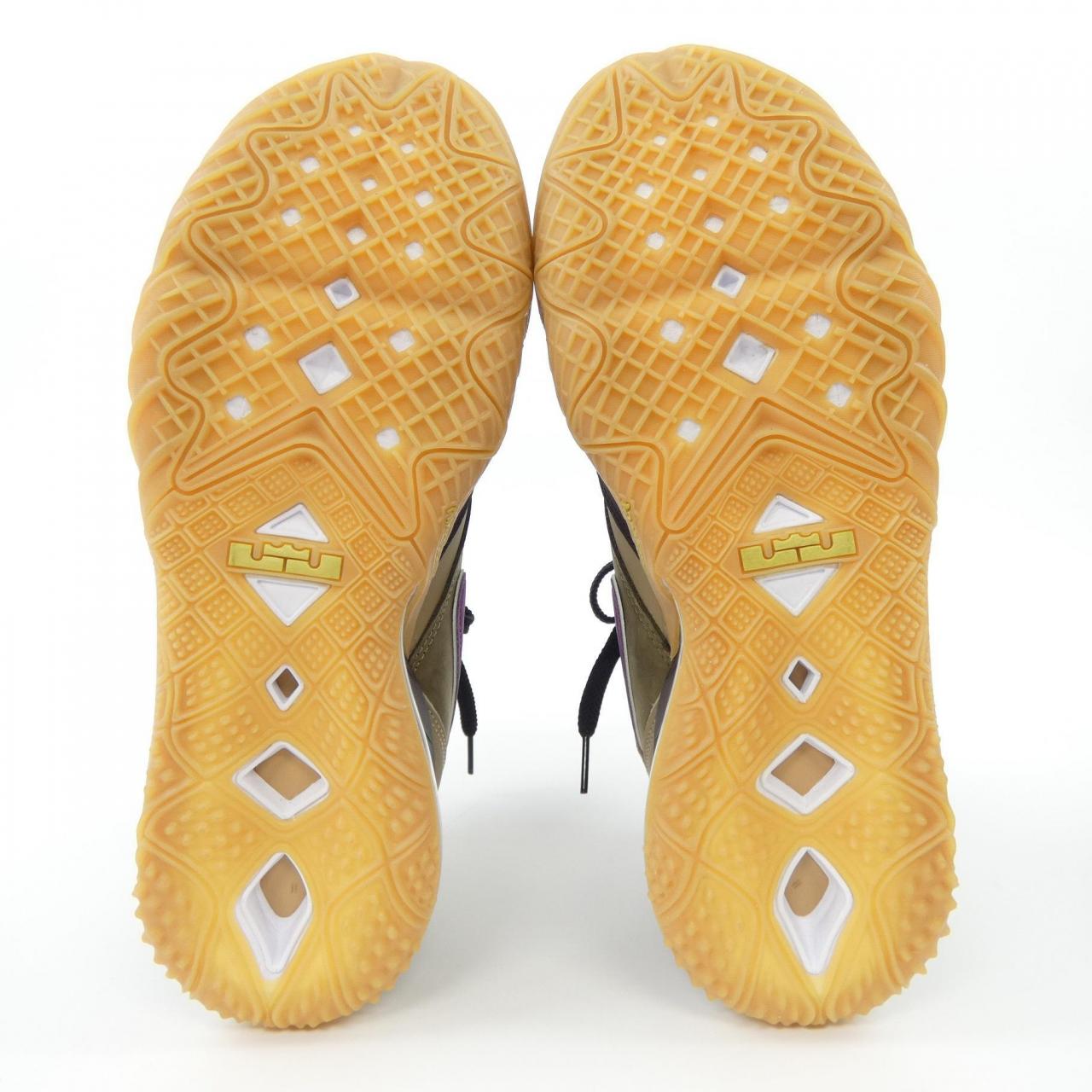 ナイキ NIKE スニーカー