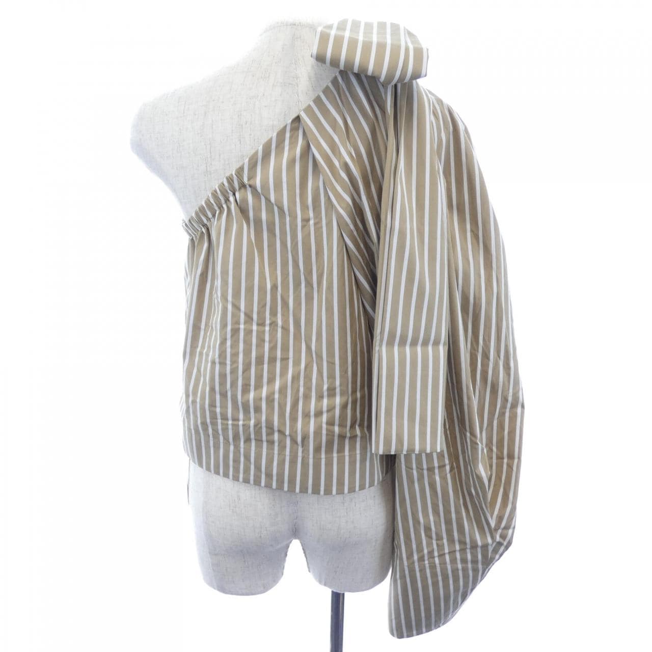 シーニュ Cygne トップス