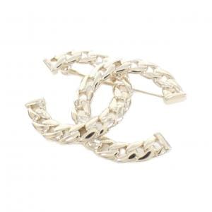 CHANEL brooch