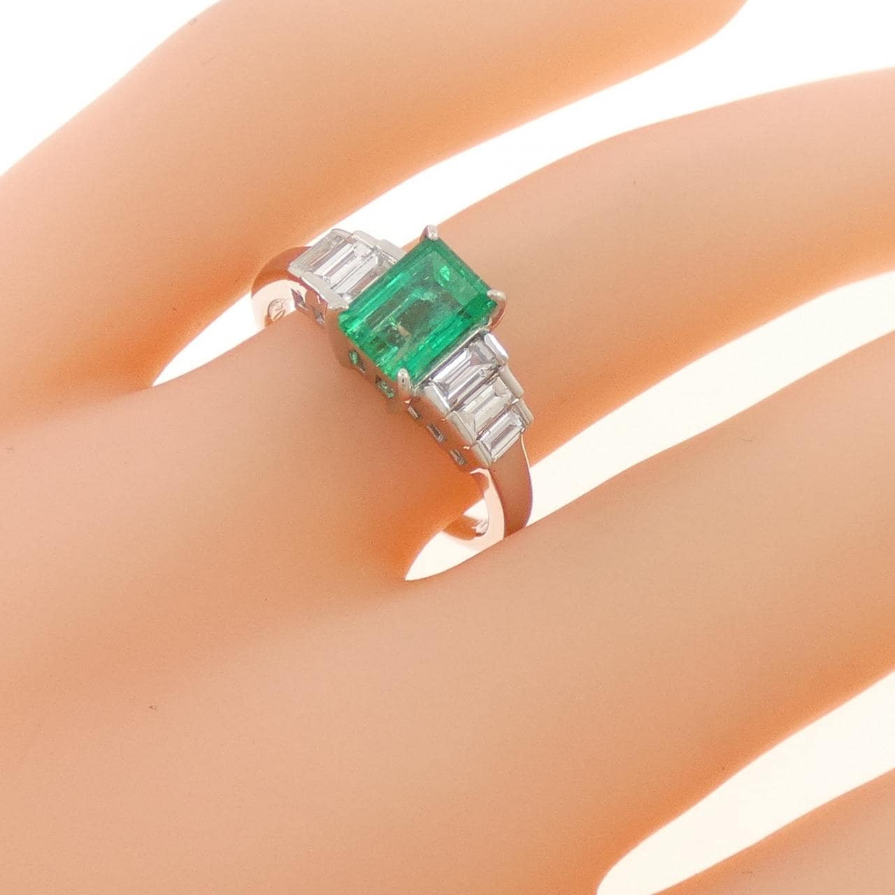PT900 エメラルド リング 1.02CT