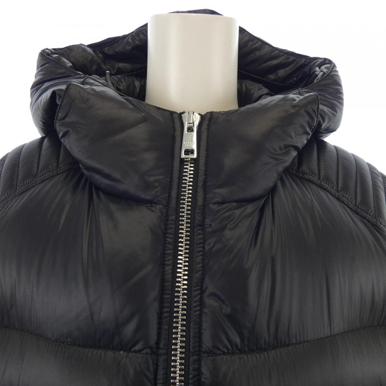 Prada PRADA三角标志SGA654 R142 AR0羽绒服