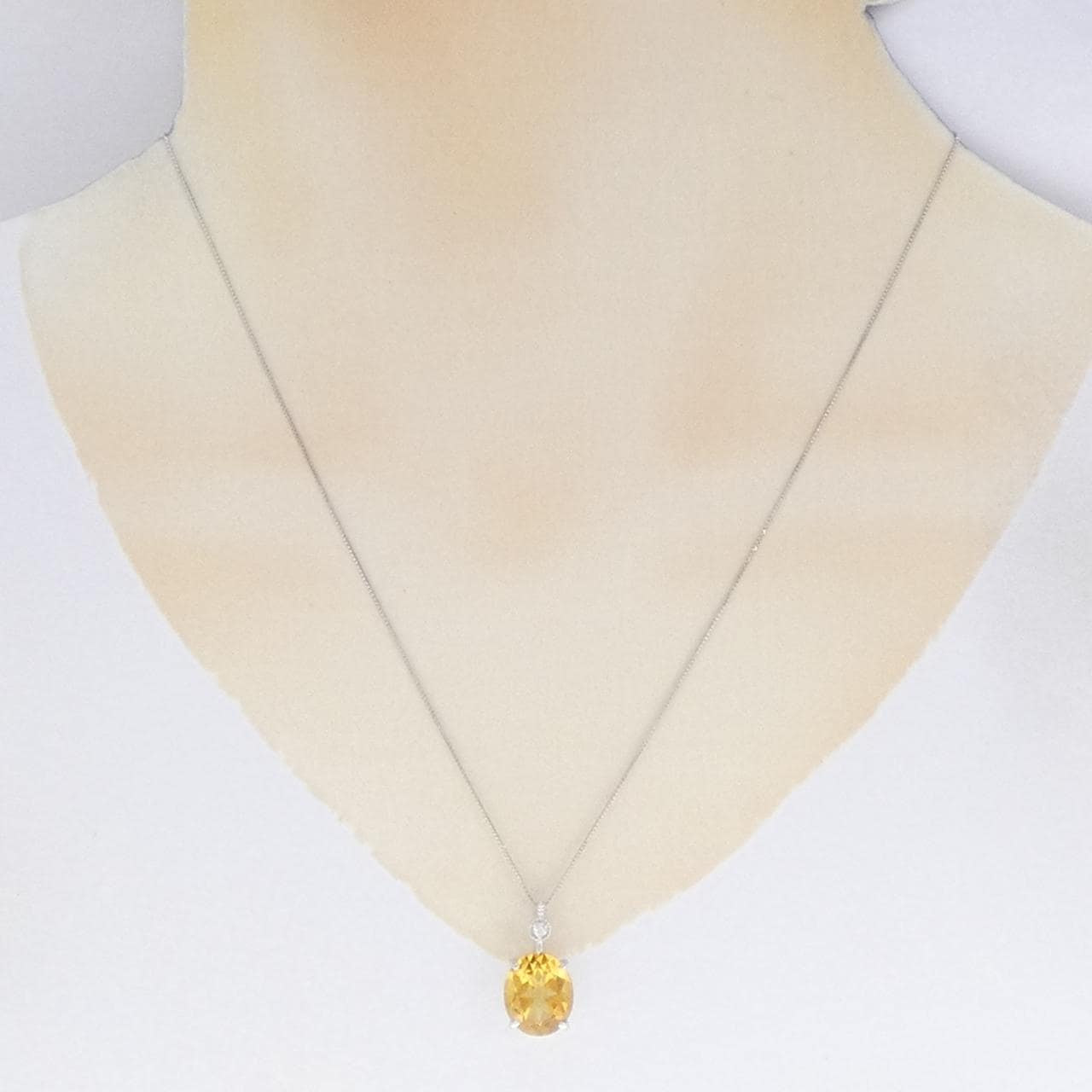 K18WG Citrine Necklace 4.26CT
